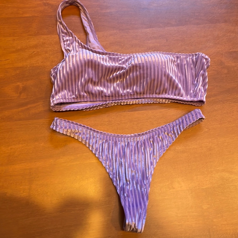 Never warn bikini set